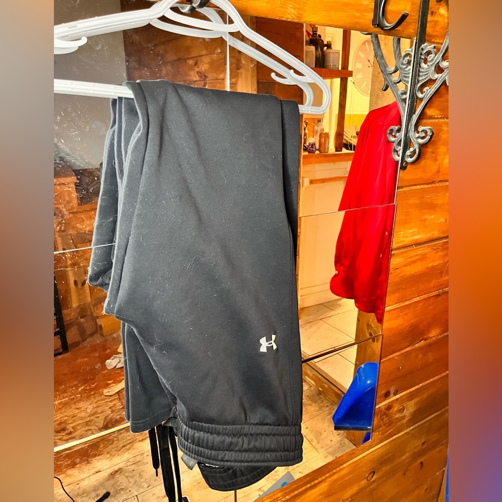 Semi fitted under armour M